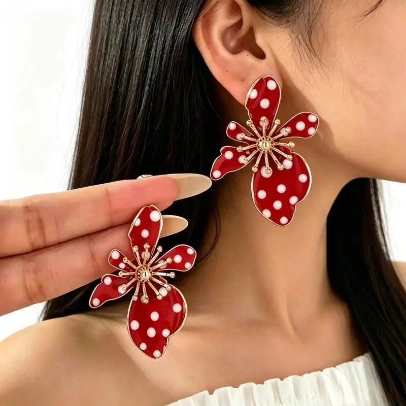 Flower Design Dangle Earrings Black White Faux Pearl Polka Dot Gold Accent Lightweight for Daily All-Match Wear Qme A2