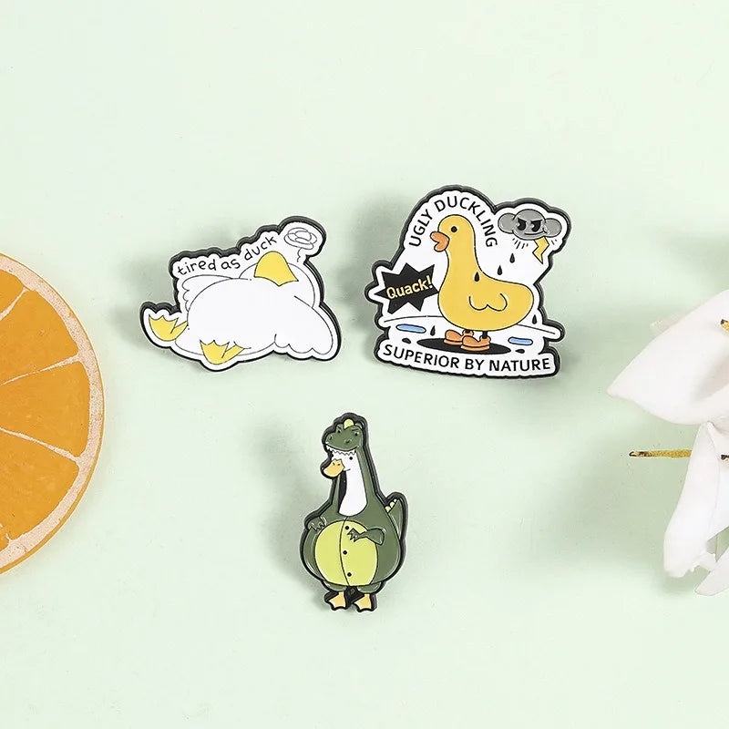 Cartoon Cute Funny Duck Metal Enamel Badge Lovely Little Animal Lapel Pin Brooch Decor for Jeans Coat Hat Bag Collectible Gift Qme