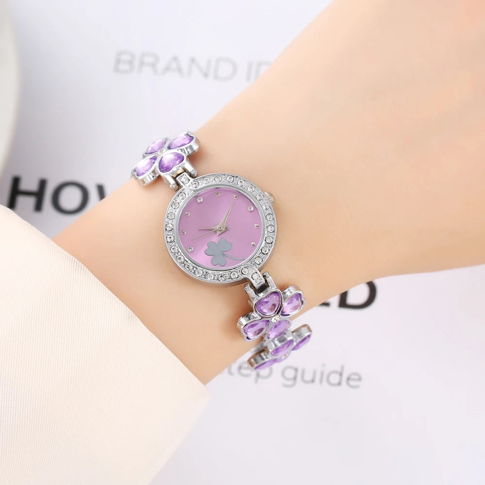 Four leaf clover point diamond women's bracelet watch women's casual gift watch jewelry women's watch Qme 2