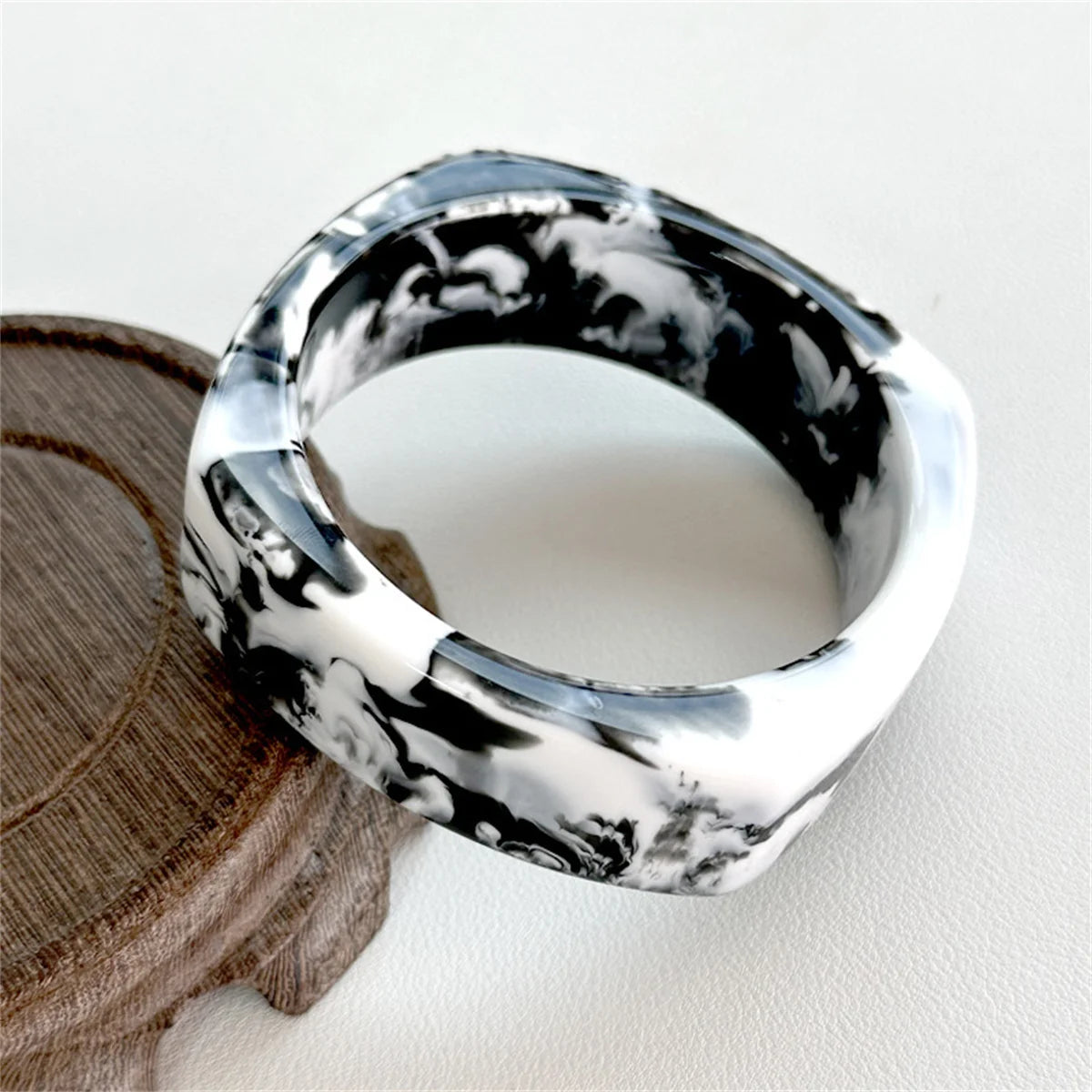 Ins Exaggerated Colorful Geometric Texture Round Square Wide Thick Resin Hip Hop Bracelet for Women Girls Jewelry Bracelet Girl Qme heibai 66mm