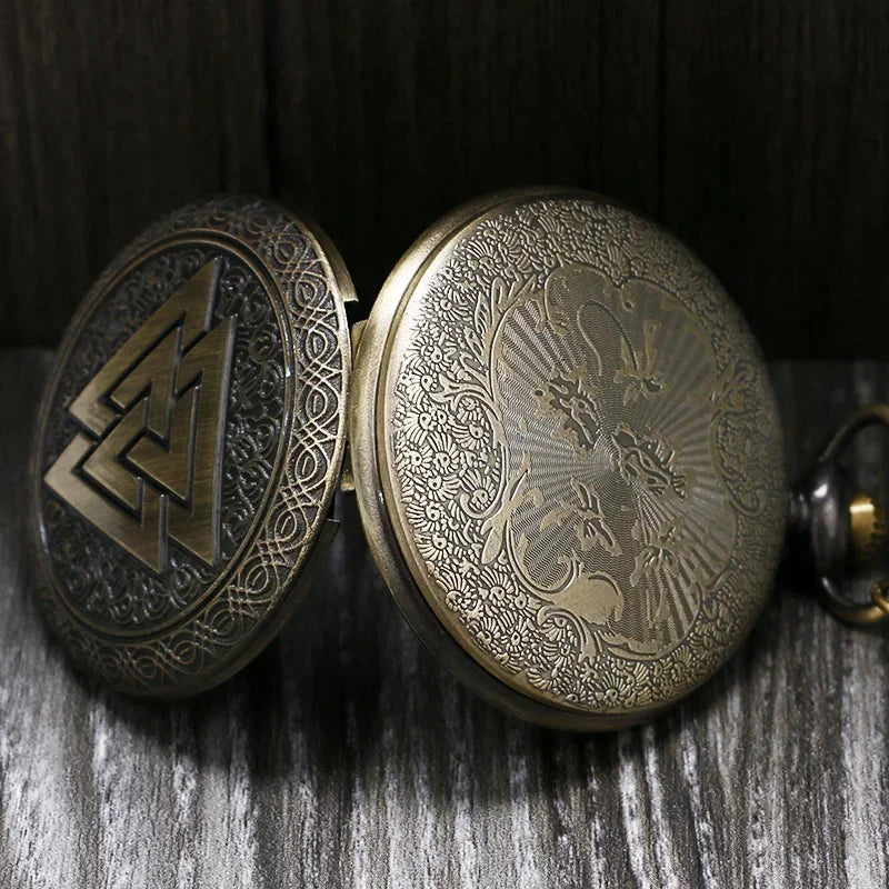 Bronze pocket watch, personalized quartz pocket watch, triangular pattern hanging chain, gift pocket watch for boys and girls Qme