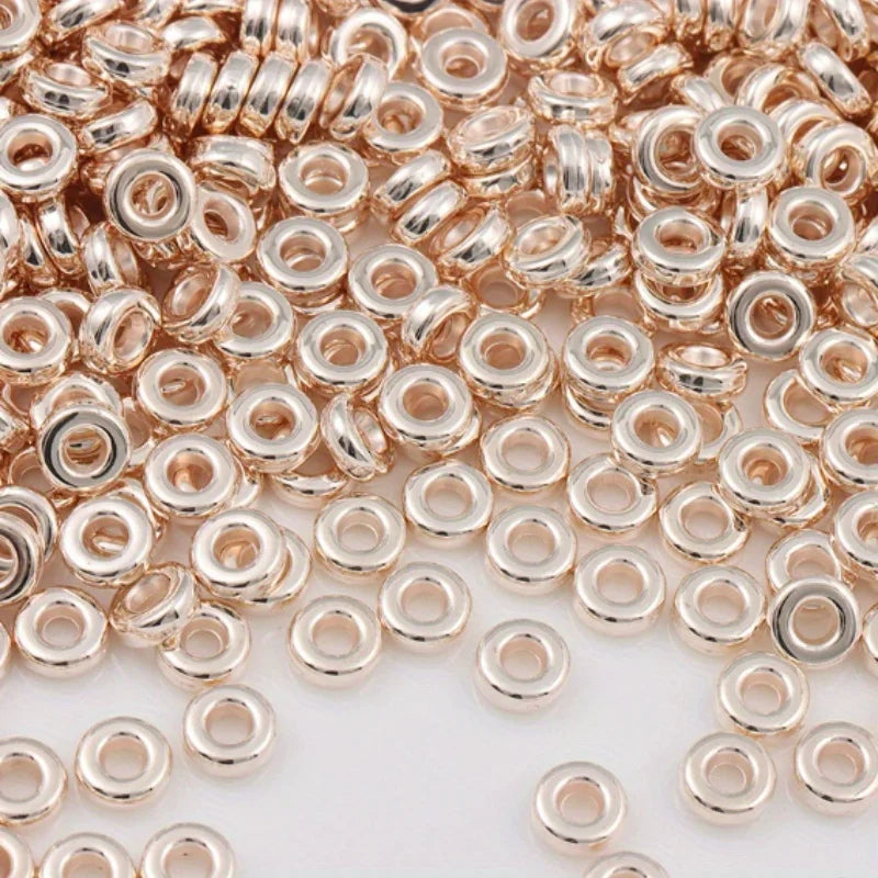 Flat round beads, loosely spaced beads, suitable for DIY bracelets, necklaces, earrings, and jewelry imitation products. Qme