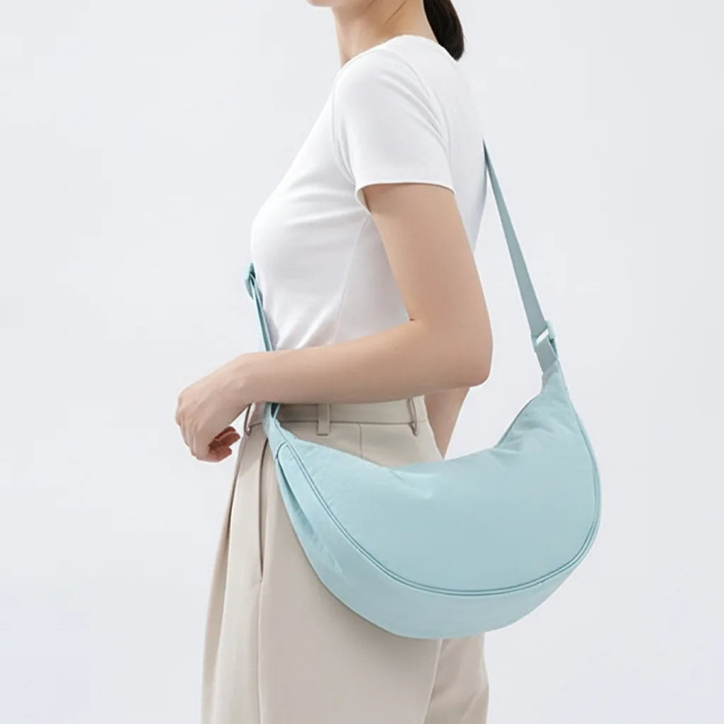 A New Nylon Crossbody Bag for Women Designer Large Capacity Portable Lady Simple Commuter Underarm Bag Fashion Moon Shoulder Bag Qme