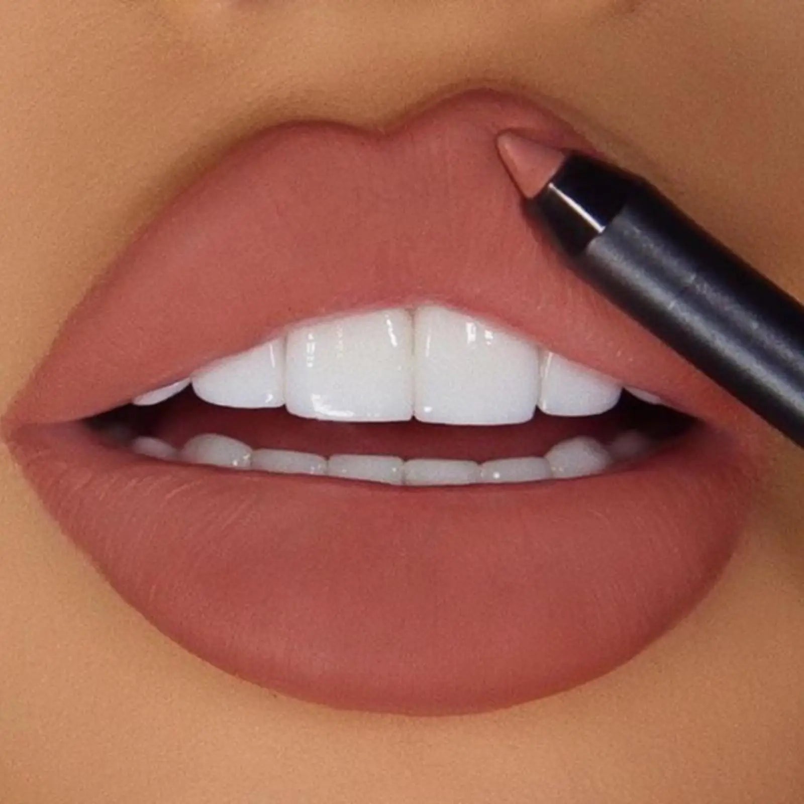 Long-lasting Matte Lip Pencil Waterproof Smudge-resistant All Skin Qme