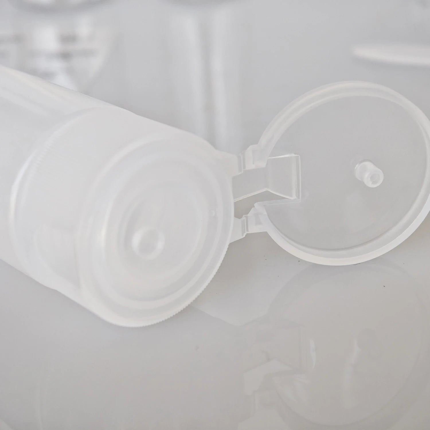 Travel Liquid Container Portable Tool Perfume Bottle Set Refillable Spray Lotion Shampoo Shower Tube Bottling Qme