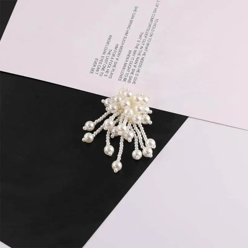 Fashion Beaded Tassel Brooch French Elegance Flower Design Pin Women Accessories Qme