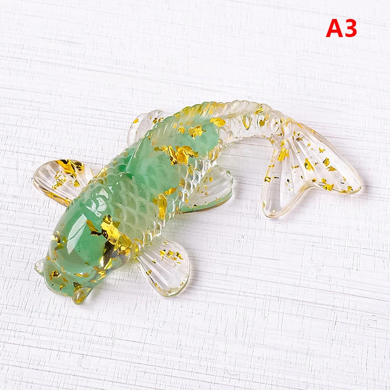 Crystal Stone Gravel Lucky Koi Fish Figurine Resin Mini Quartz Fancy Carp Statue Home Decor Desk Ornament Gift Qme A3