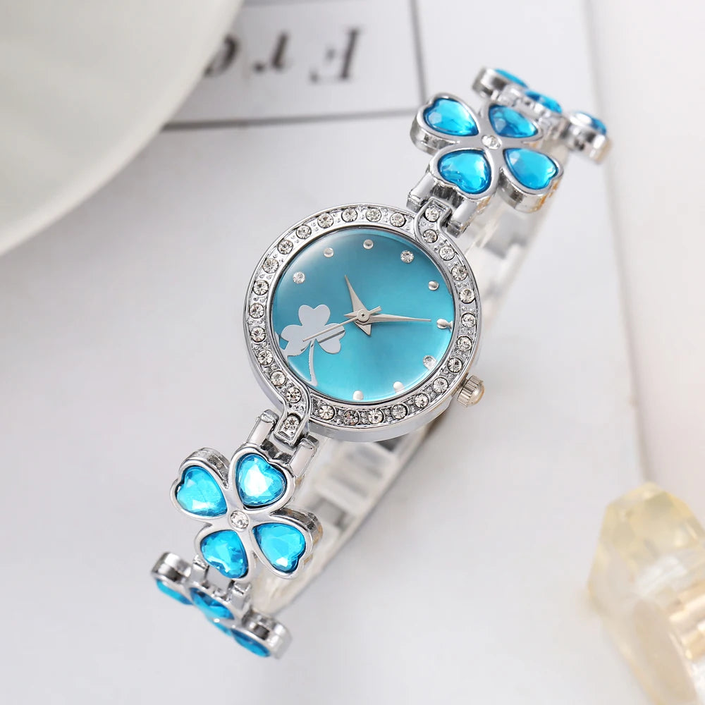 Four leaf clover point diamond women's bracelet watch women's casual gift watch jewelry women's watch Qme