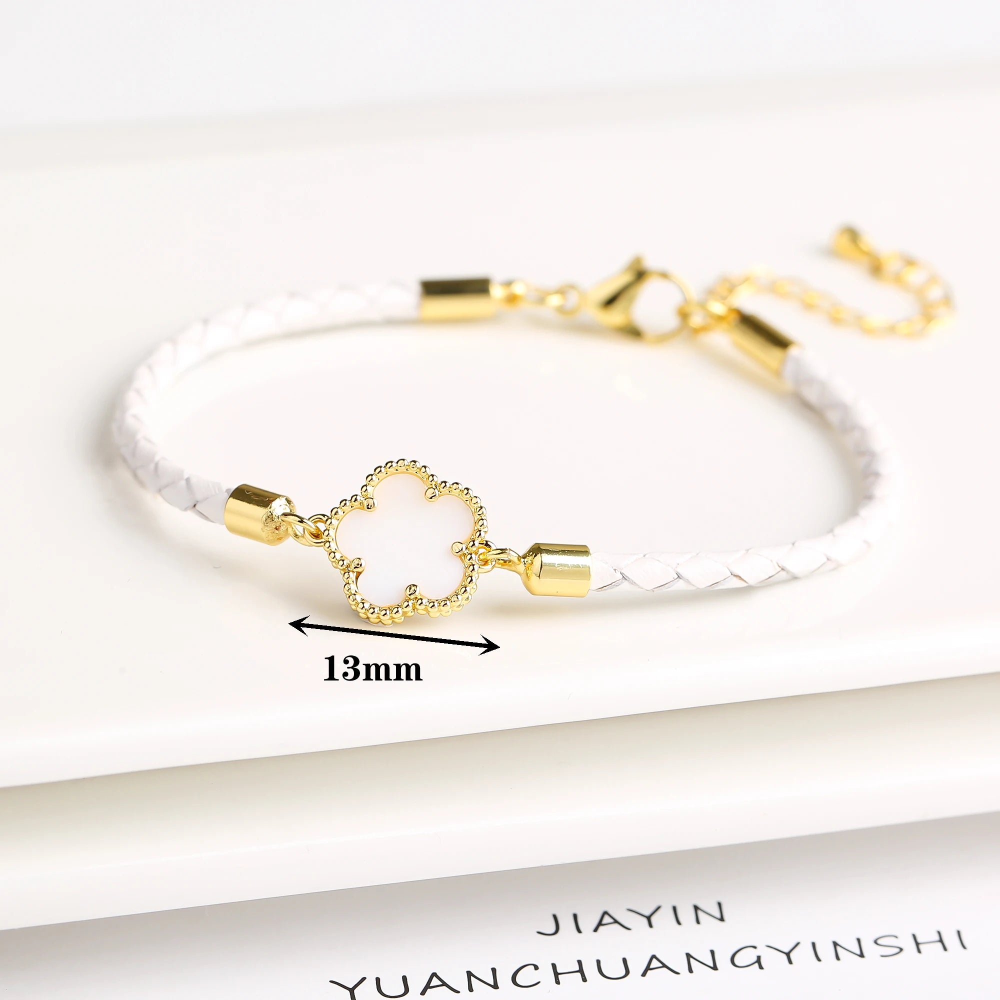 2024 Classic Shiny Zirconia Stone Five Leaf Flower Leather Braided Bracelet Fashion for Women Party Brand Jewelry Daily Wear Qme Color 25