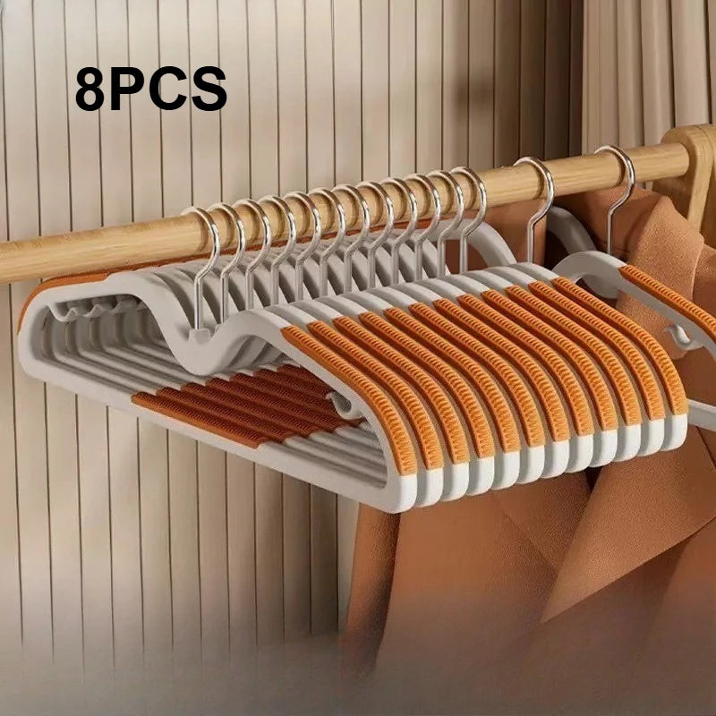 Non-Slip Clothes Hangers - Plastic Anti-Slip Hangers with Shoulder Grooves Space Saving Qme Rrange 8pcs