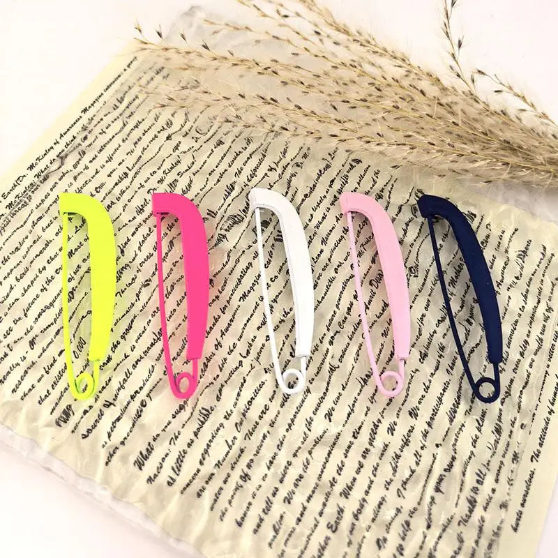 2Pcs Waist Buckle Fluorescent Pin Silk Scarf Buckle Korean Style Corsage Brooch Colorful Clothing Accessories Sweater Pants Pin Qme