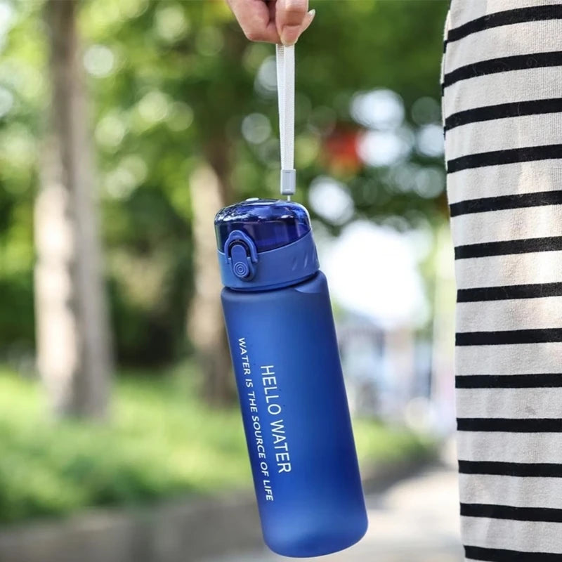 780ml Matte Frosted Sports Water Bottle Flip Top Leak Proof Portable Drinking Cup Outdoor Gym Travel Water Jug With Hand Strap Qme