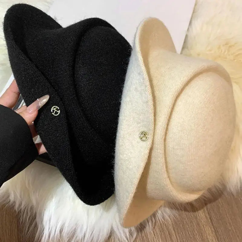 French Hepburn Elegant Black Hat Women's Autumn Winter Rolled Edge Qme