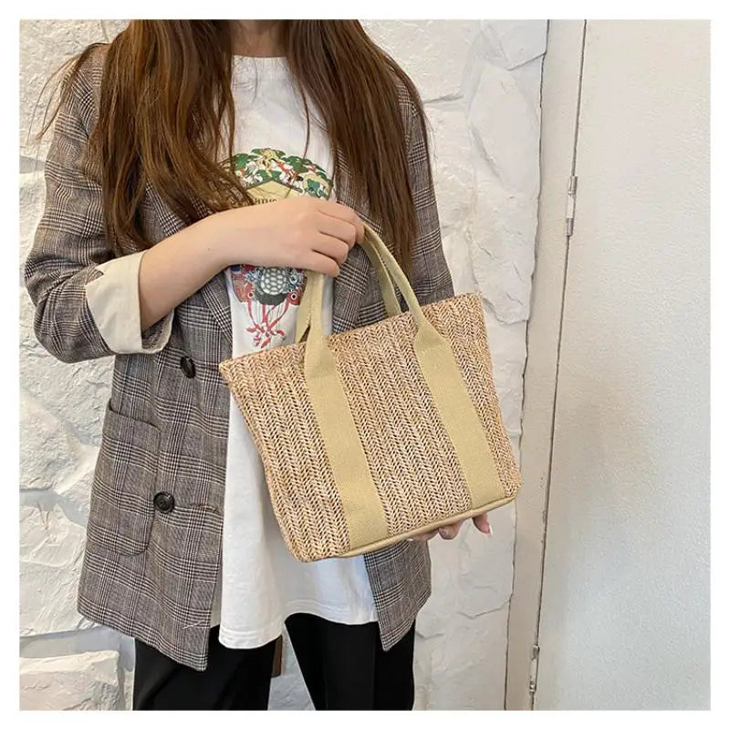 Korean-Style Woven Handbag: Summer Casual Tote - Fashionable Combination Weave for Daily Versatile Outfits Qme