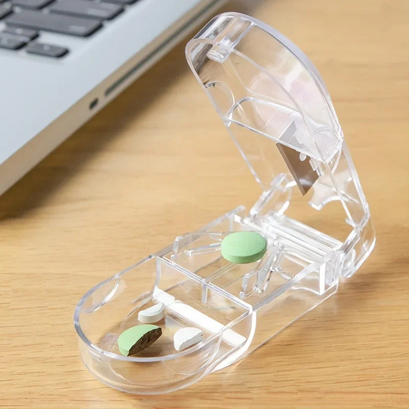 One Compact And Portable Pill Organizer Featuring a Built-In Splitter, Design, And Comes with an OPP Bag. Qme