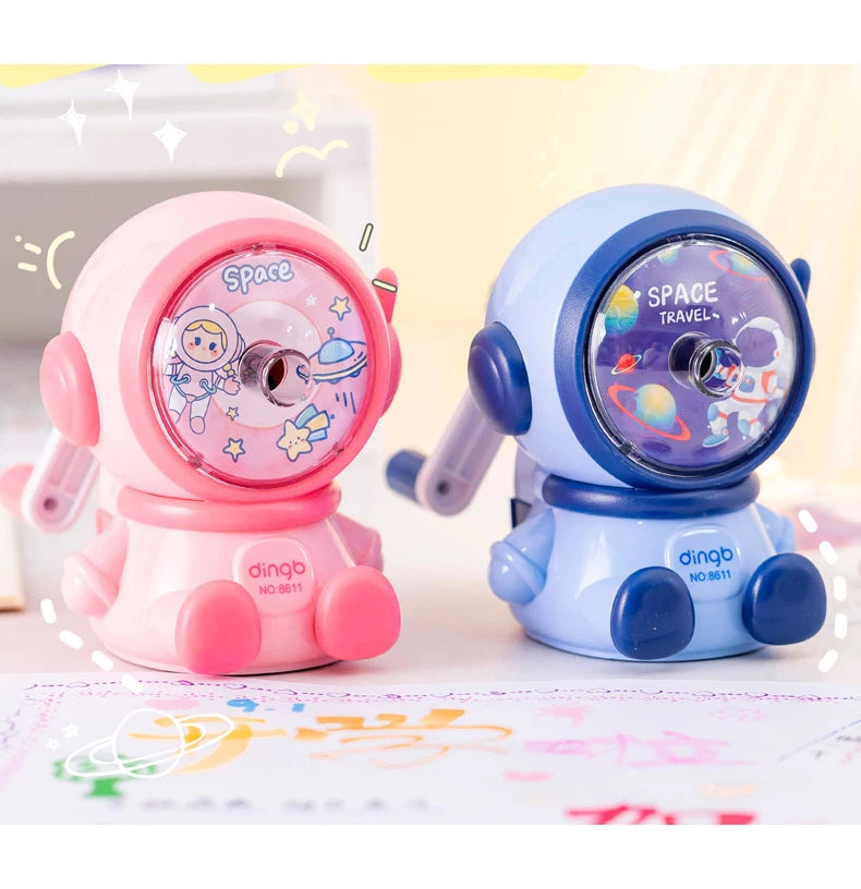 1pc Astronaut Cartoon Pencil Sharpener Students Pencil SharpenerHand Crank Manual Sharpener Cartoon Pencil Cutter For School Qme