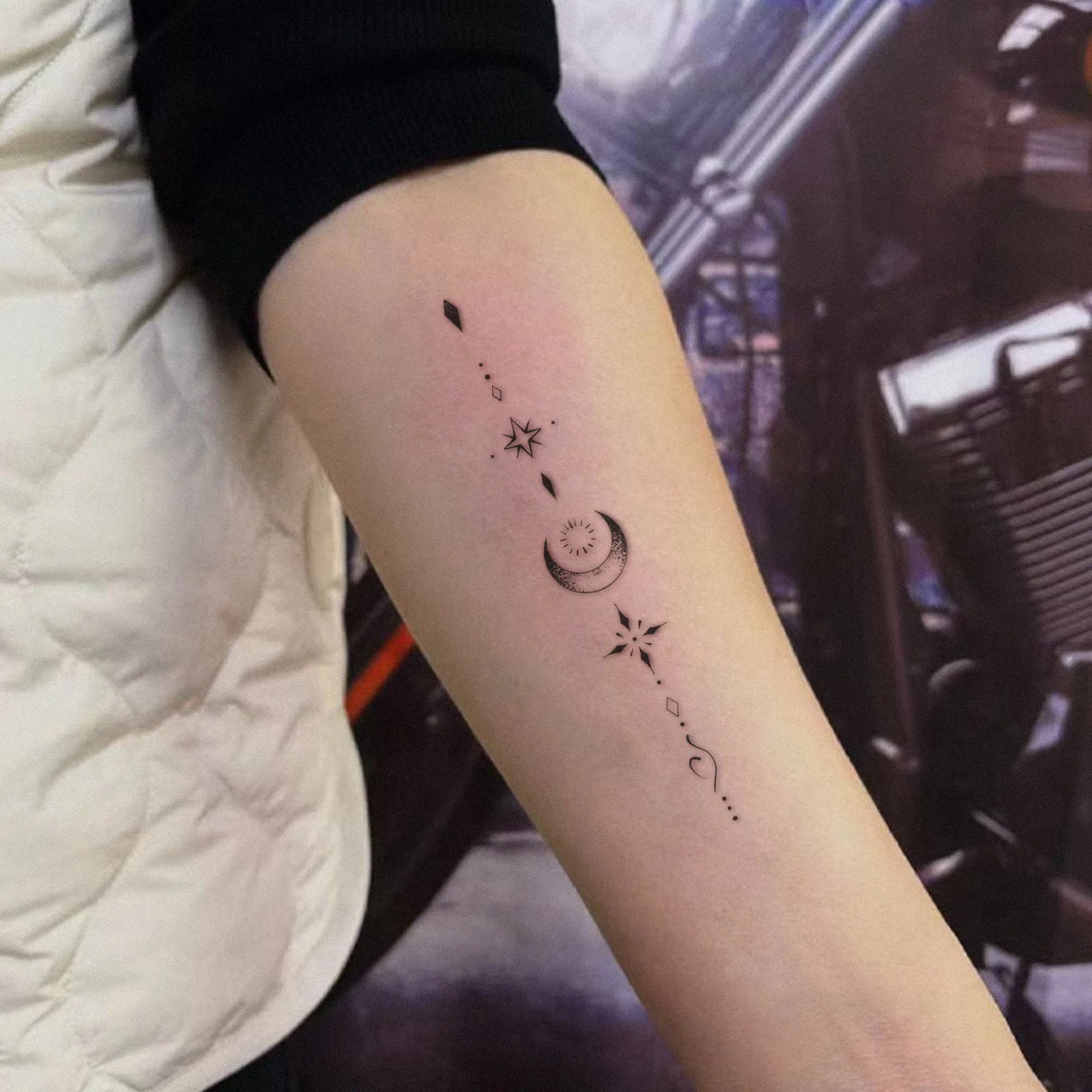 Minimalist Geometric Star Moon Tattoo Sticker Waterproof Long Lasting Fine Line Temporary Tattoo for Women Qme