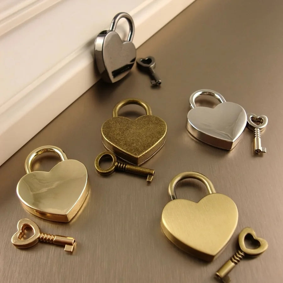 1pc Heart-Shaped Metal Padlock with Key - Polished Finish Love Lock for Luggage & Bag Accessory, Zinc Alloy Tool Lock Qme