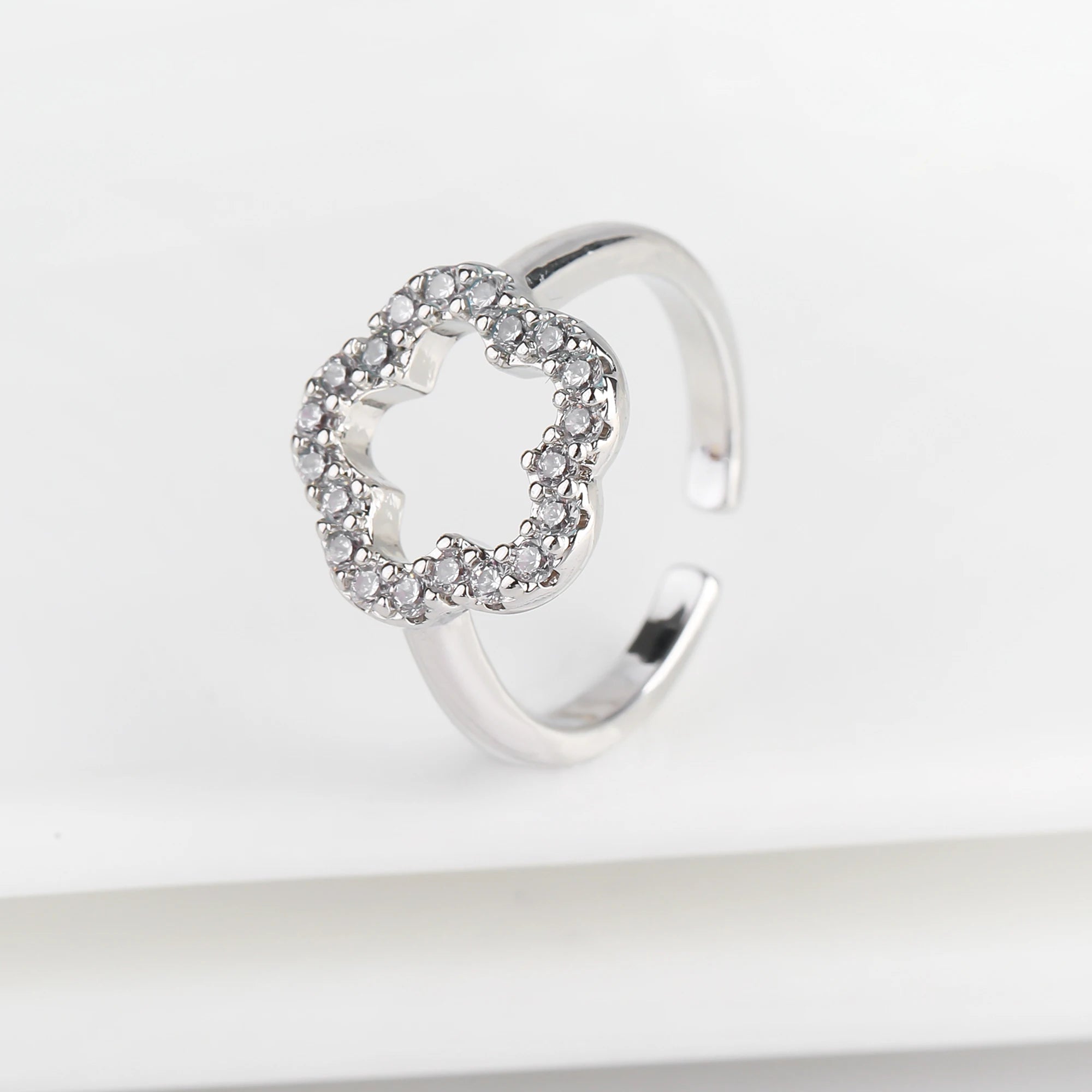 Fashion Cubic Zirconia Five Leaf Flower Open Adjustable Ring Simple for Woman Girl Party Wedding Finger Jewelry Daily Wear Qme Silver resizable