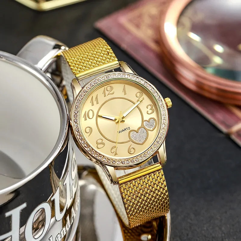 Inlaid rhinestone heart-shaped dial quartz watch, women's strap watch, exquisite dial, clothing accessories Qme