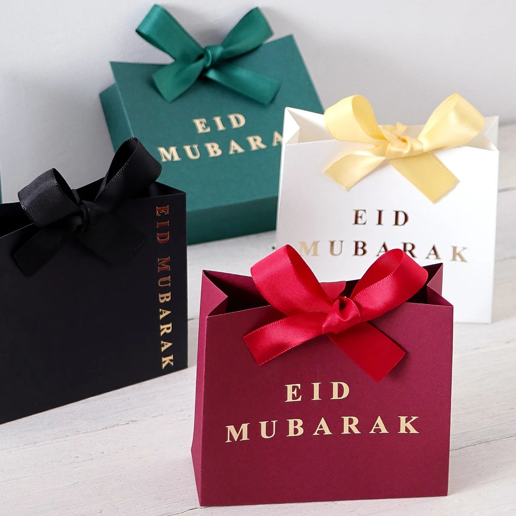 This 5-Piece Eid Gift Box Is Decorated with Ribbon Bows and Exquisite Paper Packaging, Perfect for Holiday Parties, and Can Hold Candies, Cookies, Jewelry, and More Multiple Styles Available (Black, Pink, White, Green, Red). Qme