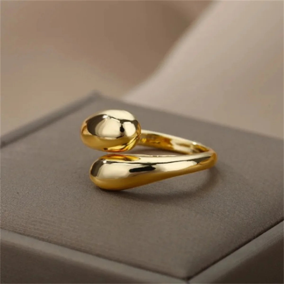 Fashion Simple Wave Ring Stainless Steel Women‘s Vintage Geometric Line Finger Rings Wedding Jewelry Gift for Lover Couple New Qme 1 resizable