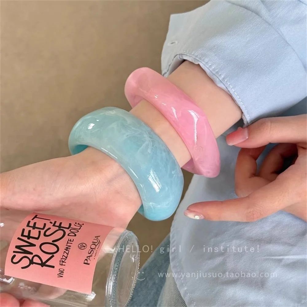 Fashion Colorful Irregular Resin Bangle Bracelet for Women Simple Retro Wide Edged Geometric Bracelet Casual Accessory Bangle Qme