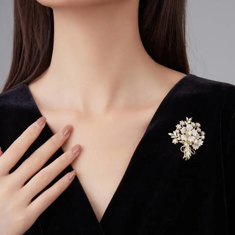 Exquisite Crystal Flower Bouquet Brooch Pin Luxury Rhinestone Qme