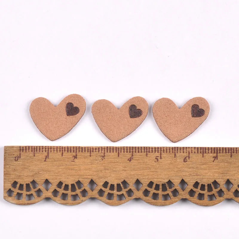 50Pcs Heart Pattern Love Embossing Leather Labels Clothes DIY Sewing Accessories Garment Supplies Banner Handwork Tags c3508 Qme 9