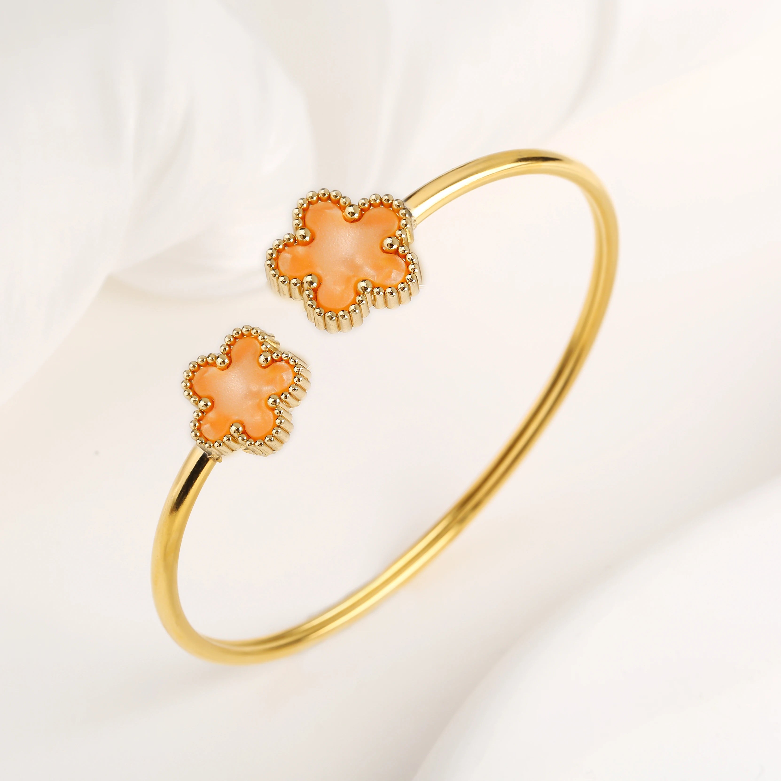 Fashion Stainless Steel Five Leaf Flower Open Bangle Bright Anti Allergy Waterproof Charm Texture High Quality Jewelry Clover Qme 4