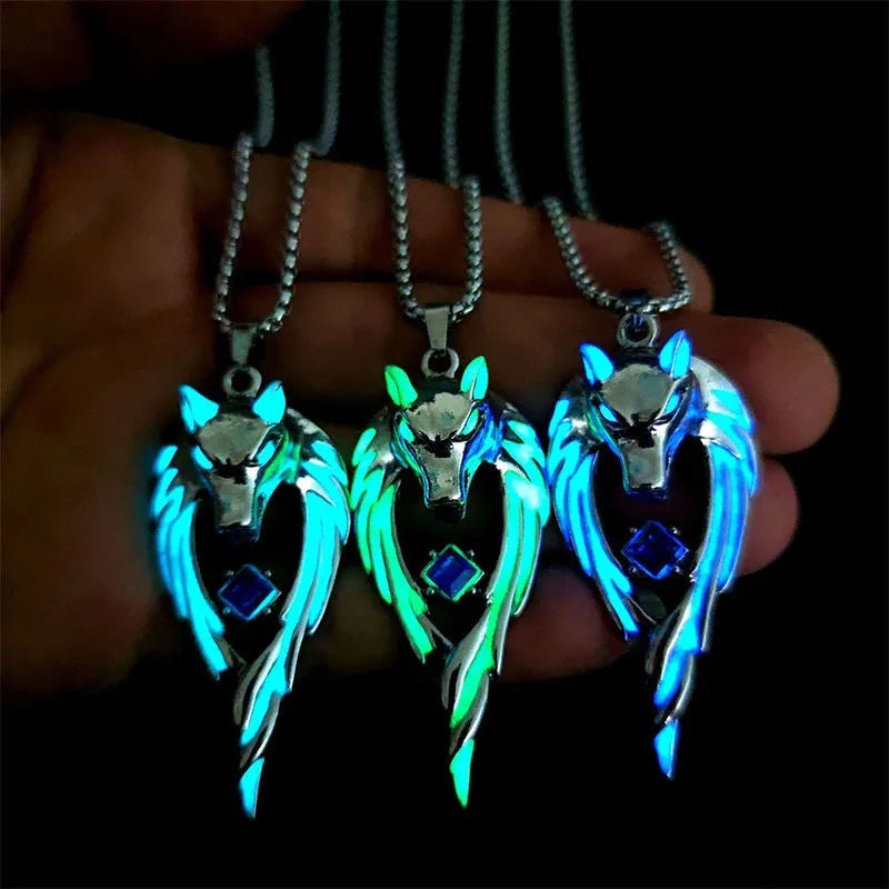 New Wolf King Pendant Necklaces for Men Glow in The Dark Animal Sweater Chain Glowing Necklace Punk Hiphop Jewelry Accessories Qme