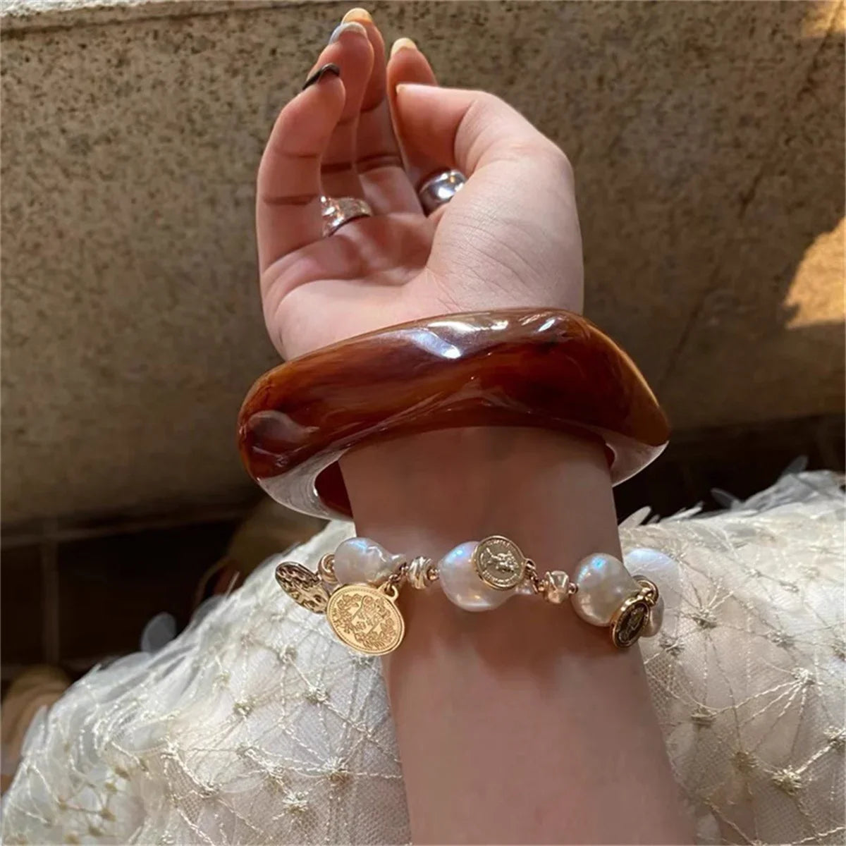 Y2k Coffee Irregular Acrylic Resin Chunky Bangles for Women on Hand Goth Geometric Metal Charm Bracelets Couple Jewelry Gift Qme 1 62mm
