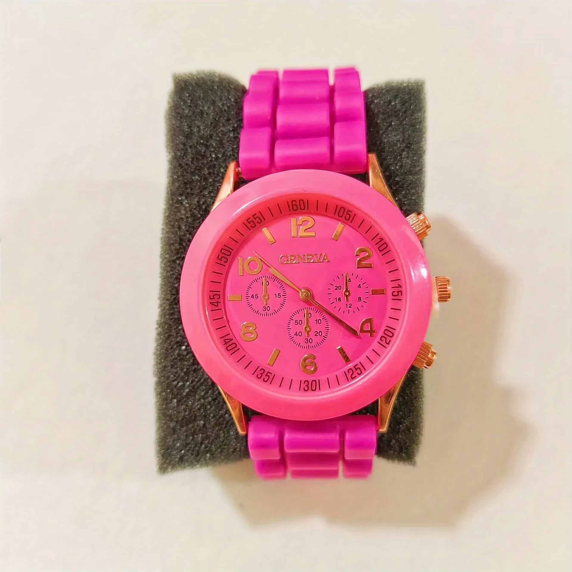 Stylish Round Pointer Quartz Watch, Triple Dial Silicone Watchband Sports Wristwatch For Women And Men, Ideal choice for Gifts Qme rose red