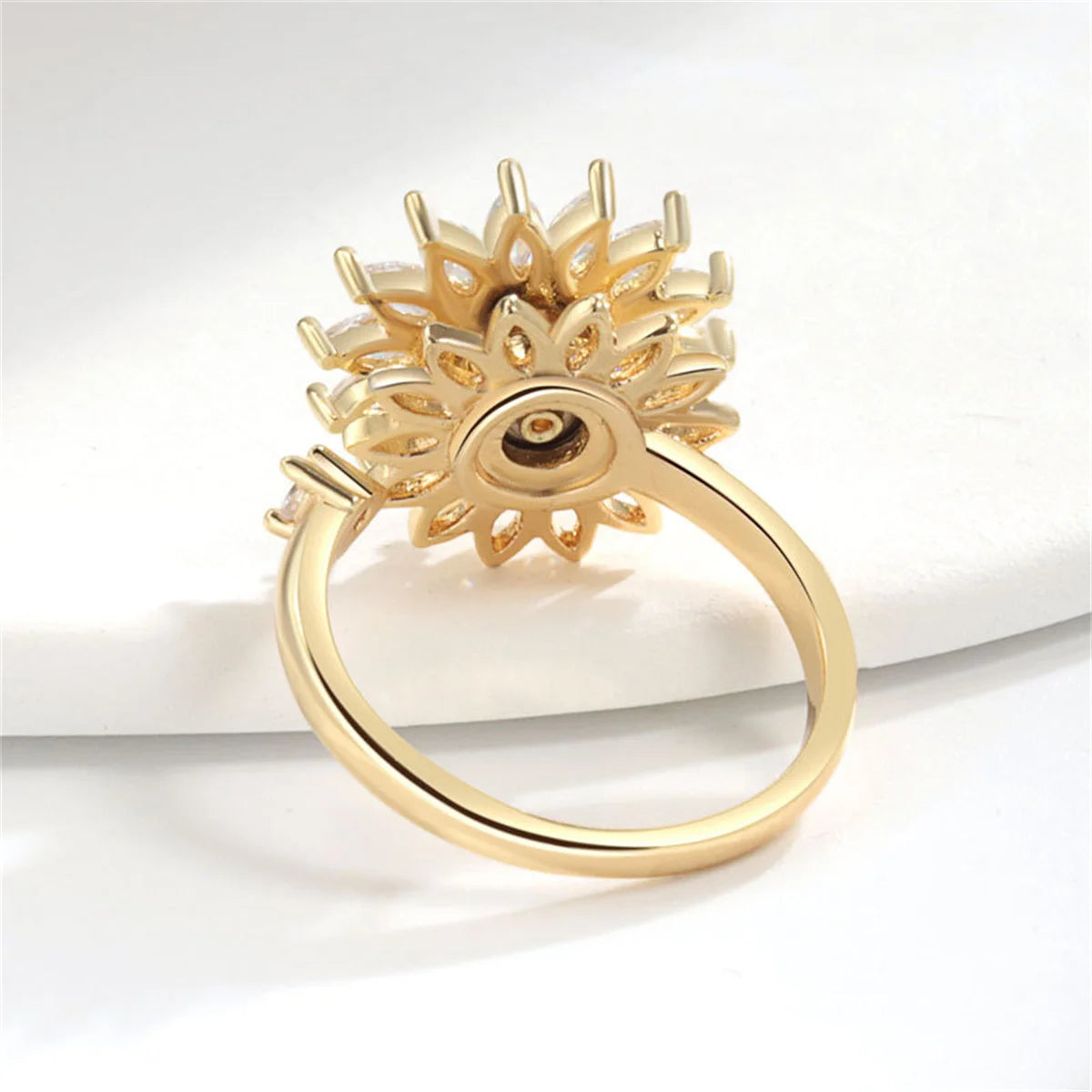 Fashion Fidget Spinner Ring Anxiety for Women Multiple Crystal Sunflower Finger Rings Rotate Anti Stress Jewelry Wedding Gift Qme