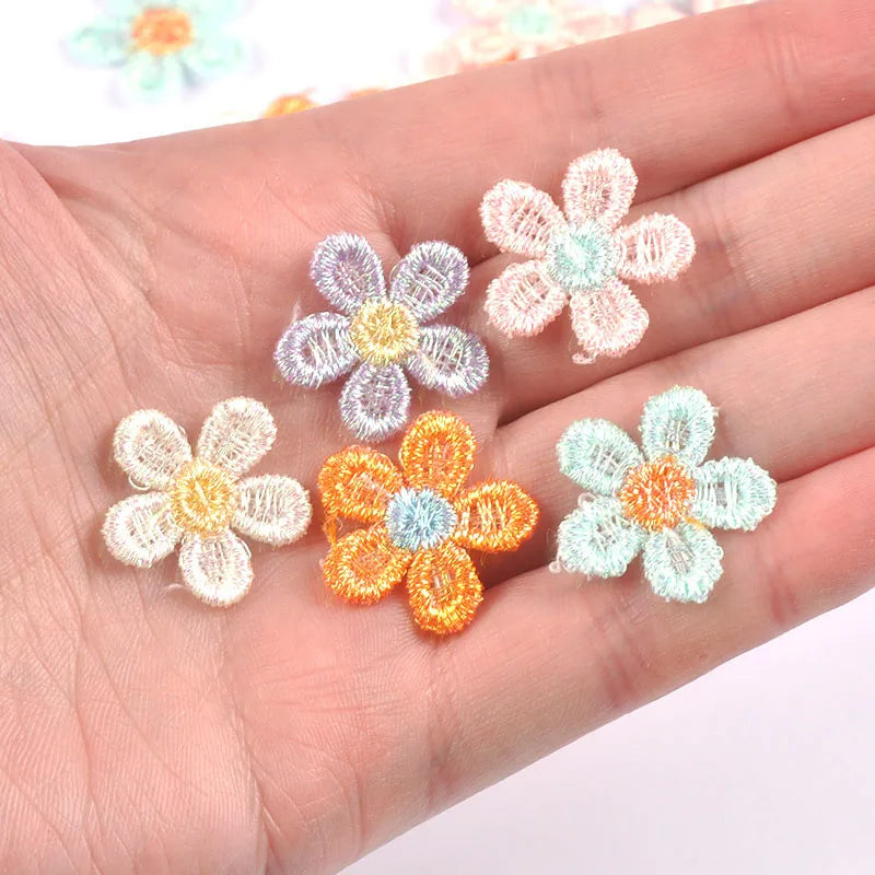 30Pcs 21mm Random Mixed Colorful Flower Embroidered Appliques Patch For DIY Clothes Sewing Supplies Handmade Bag Hat Decor c3777 Qme