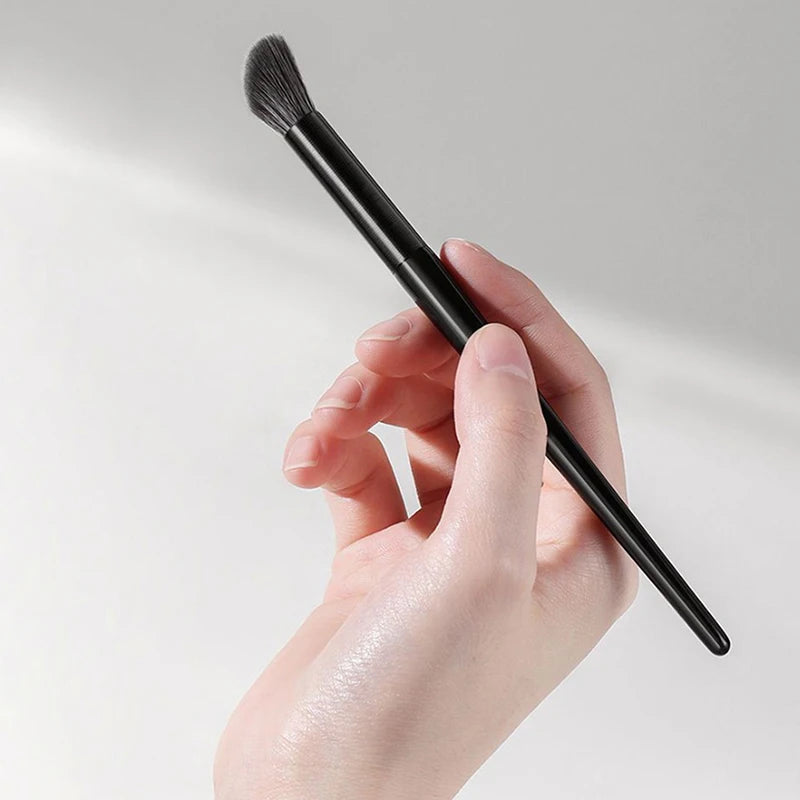 8 Soft Contouring Eyeshadow Eyeliner Eyebrow Brush Eyes Makeup Qme