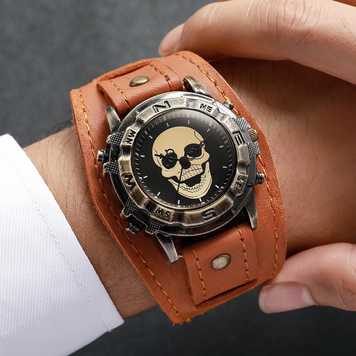 Men Punk Skull Quartz Watch Wide Black Leather Band Compass Bezel Vintage Retro Male Wrist Watch Gift Qme