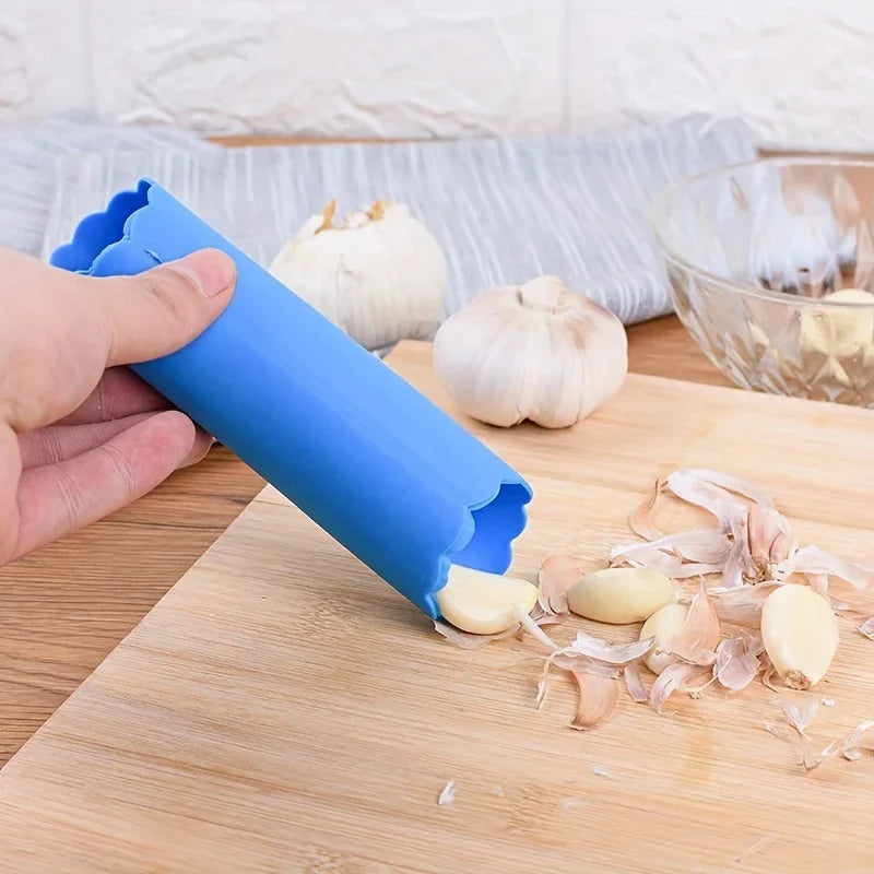 Easy-Grip Garlic Peeler - Durable Plastic, Perfect for Kitchen & Dining Use Qme