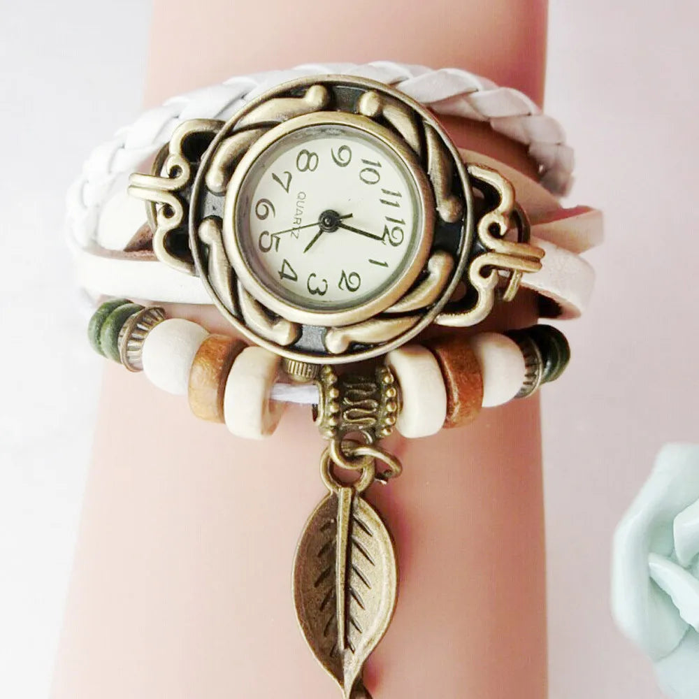 Women’s Vintage And Personalized Leather Winding Bracelet With Leaf Pendant Fashion And Casual No Waterproof Quartz Watch Qme