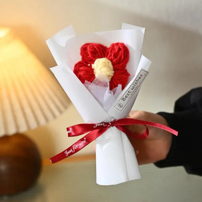 Mini Handmade Yarn Flower Bouquet Crochet Heart Valentine's Day Qme A8