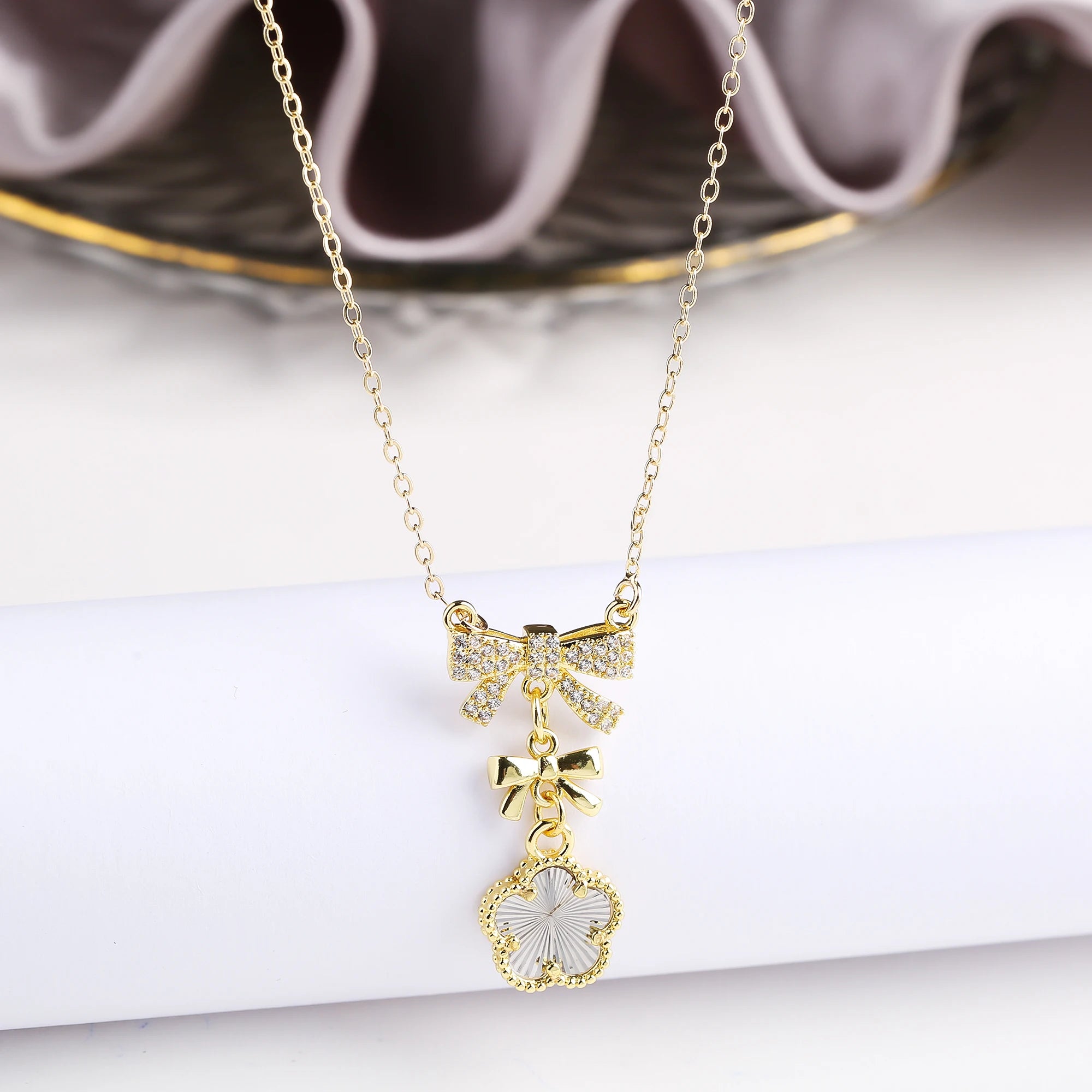 10 Color Natural Stone Five Leaf Flower Pendant Fashion Zirconia Bowknot Choker Chain Classic for Woman Brand Jewelry Clover Qme Silver