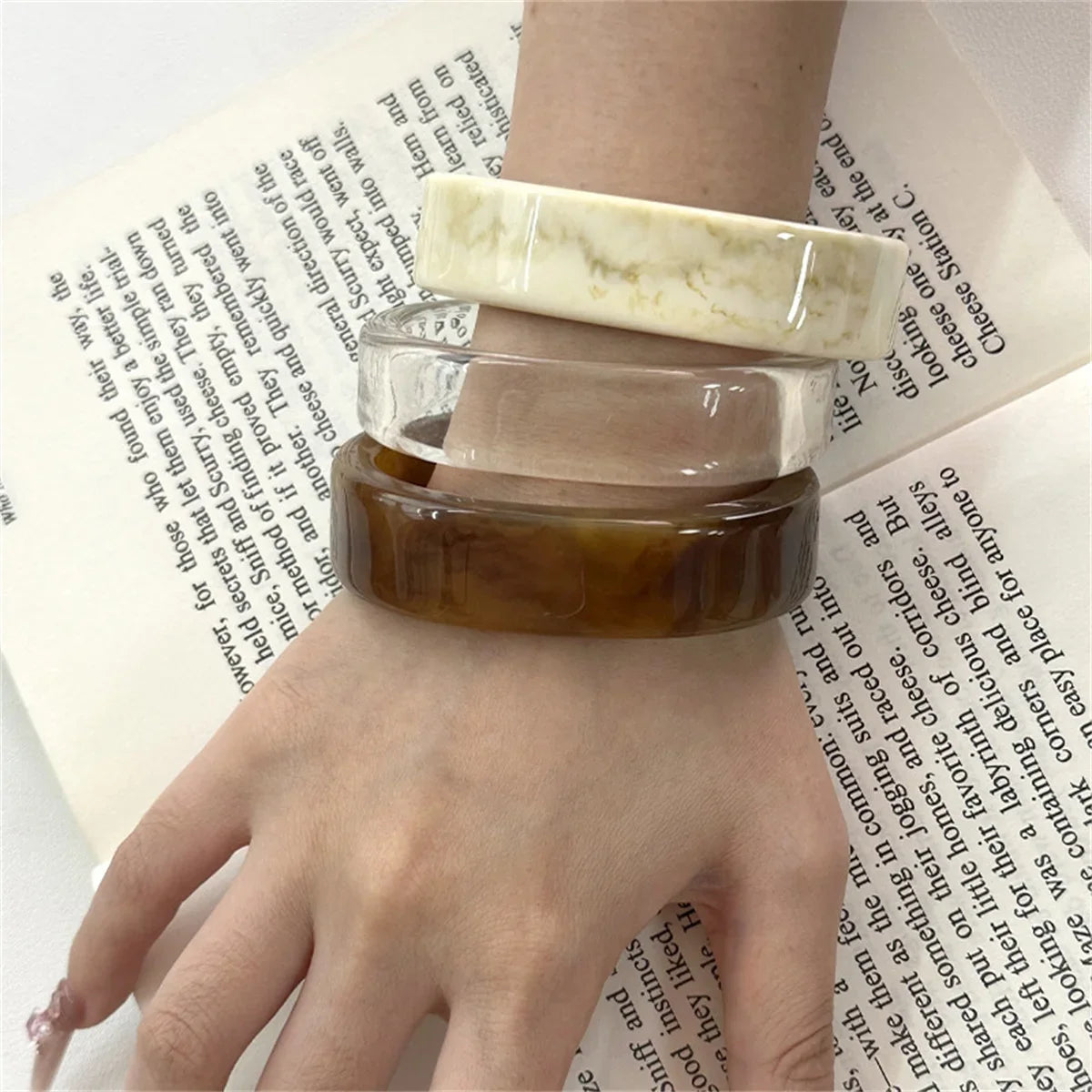 Fashion Y2k Irregular Acrylic Resin Chunky Wide Bangles for Women Kpop Geometric Charm Bracelet Couple Jewelry Pulseras Bangle Qme