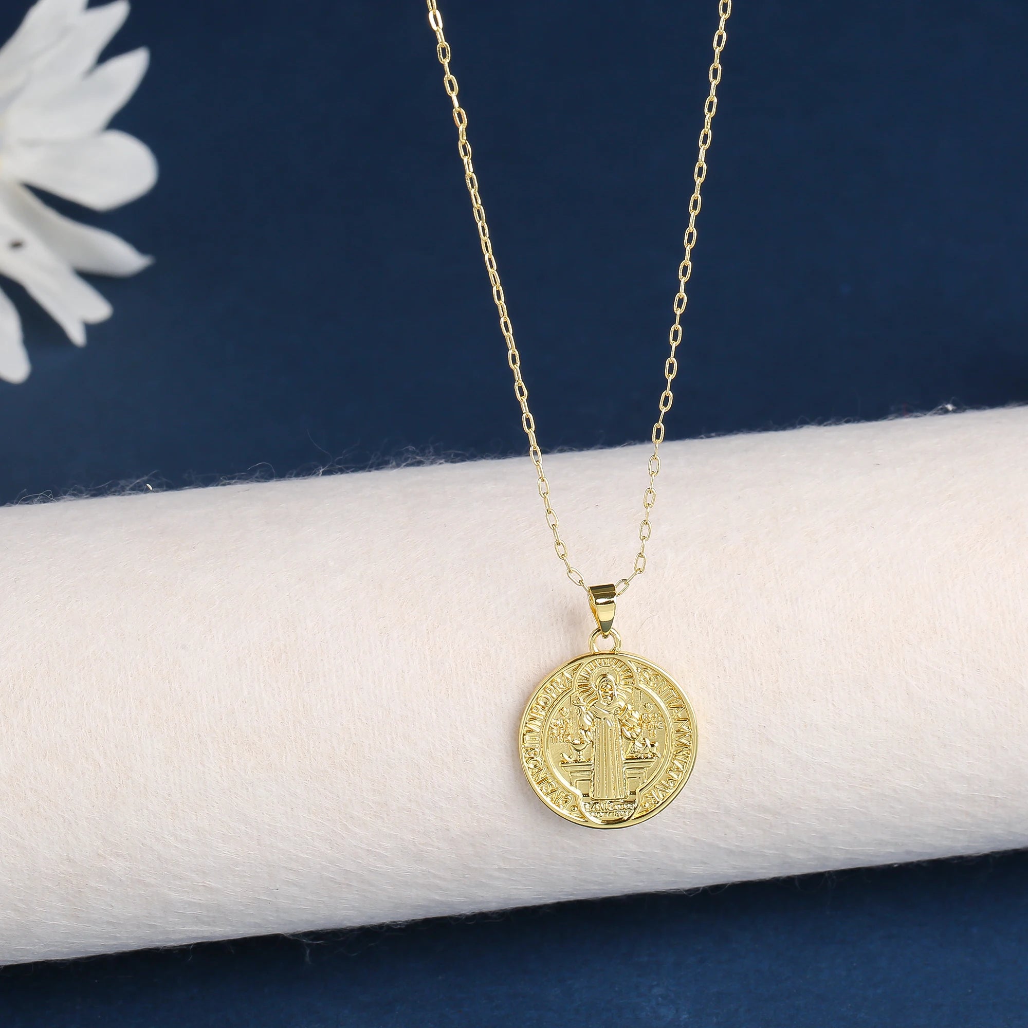 Religious Style Stainless Steel Round Zirconia Oil Drop Pendant Necklace Fashion for Man Woman Friendship Jewelry Party Gift Qme Necklace 2