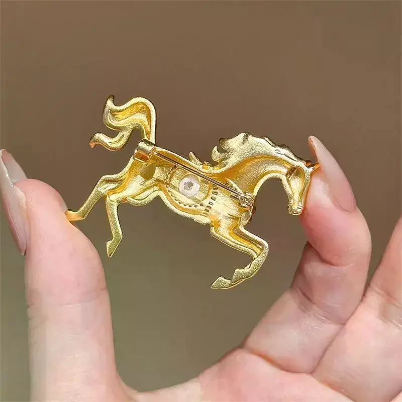 Rhinestones Pearl Alloy Horse Brooches Zodiac Pony Pins Women Men Clothing Accessories Suit Lapel Corsage New Year Gifts Qme