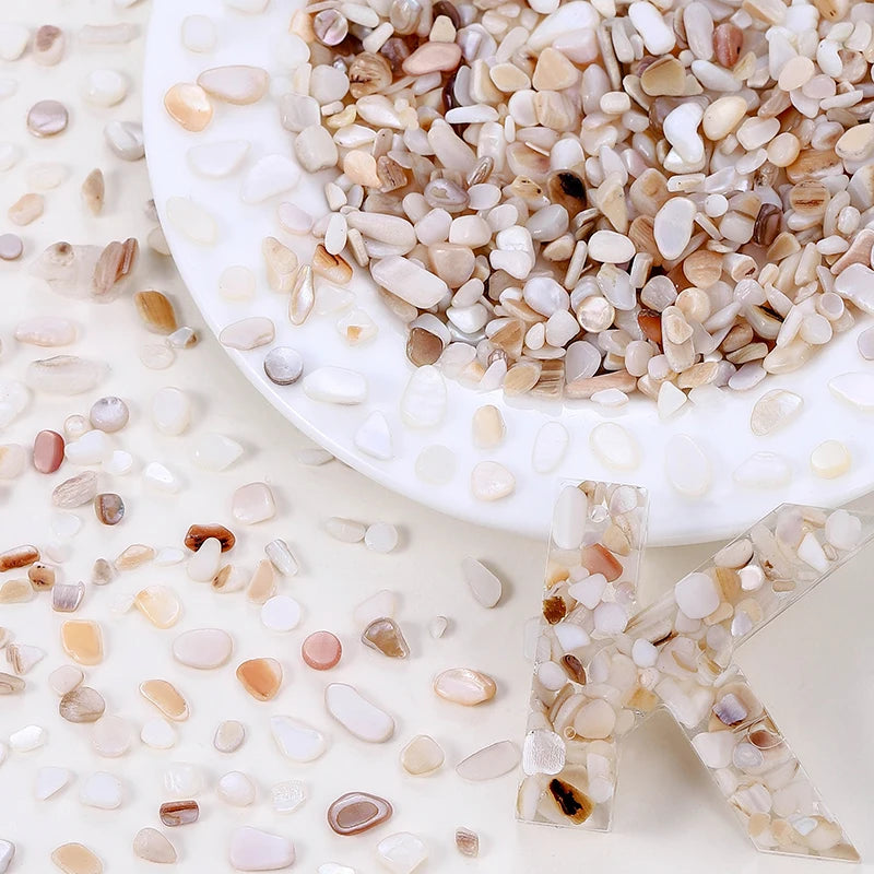 50g Crushed Shells Natural Pearl Light Nail Seashell Slices Particle Shell Charm for DIY Art Crafts Table Scatter Party Favor Qme White
