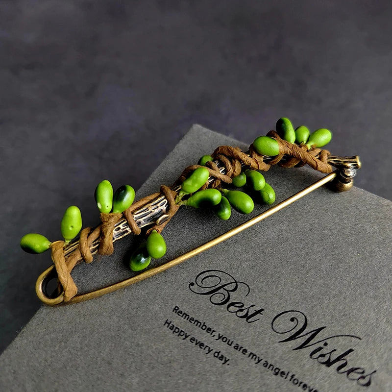 Large Brooches Entwined Simulated Fruit Plant Decoration Vintage Brooch Sweater Scarf Buckle Cardigan Suit Big Pin Qme