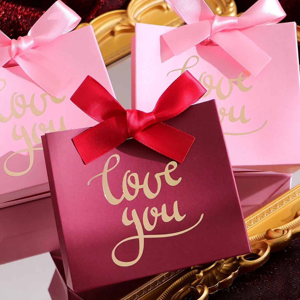 Set of 10 Cute Mini Gift Bags - “Love” Design for Candies, Chocolates and Small Gifts - Perfect for Valentine's Day, Anniversari Qme