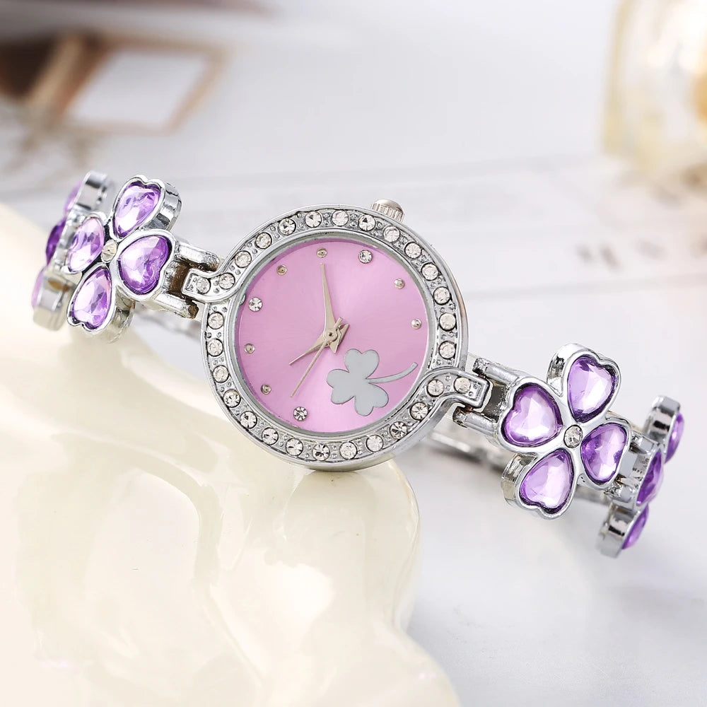Four leaf clover point diamond women's bracelet watch women's casual gift watch jewelry women's watch Qme